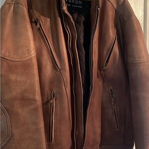 Brown Motorcycle Leather Jacket with Classic Collar and Distressed Look